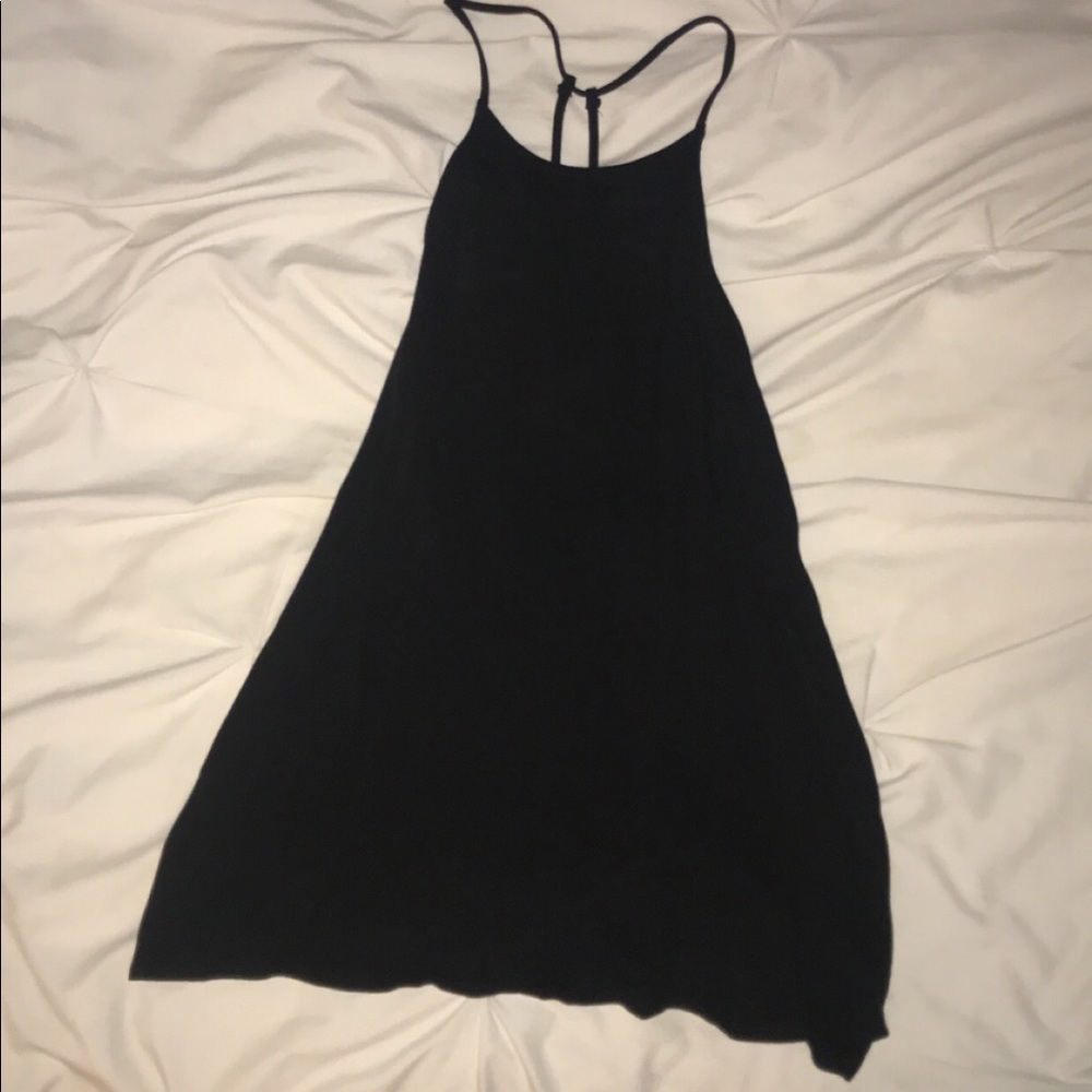 Open back bow-tie tank top